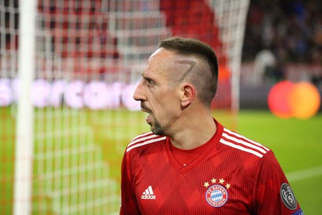 他不仅以个 他不仅以个